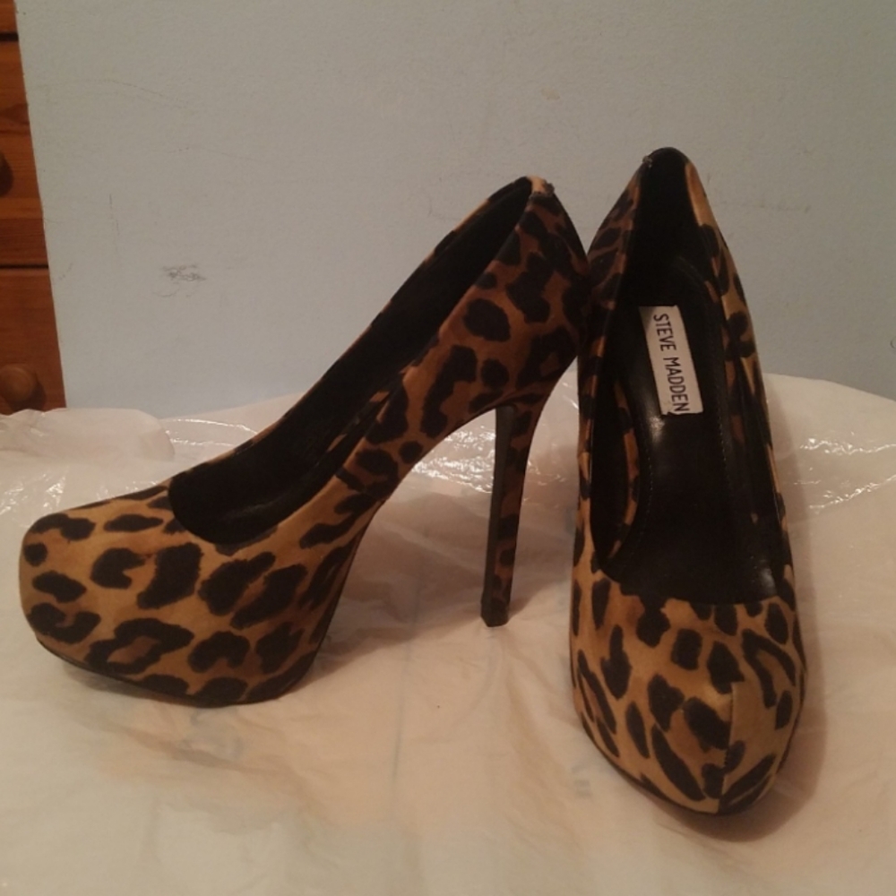 STEVE MADDEN Leopard Print Heels Size 7 - Picture 2 of 8